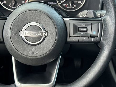 Used 2023 Nissan Rogue SV AWD/4WD image 16