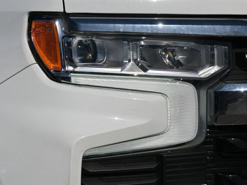 Used 2023 Chevrolet Silverado 1500 LT w/ Leather Package image 12