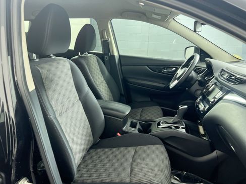 Used 2021 Nissan Rogue Sport SV image 30