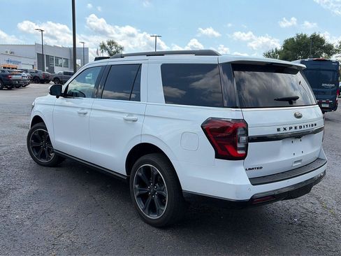 Used 2023 Ford Expedition Limited AWD/4WD image 3
