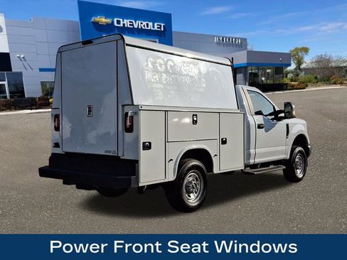 Used 2022 Ford F250 XL w/ Power Equipment Group image 9