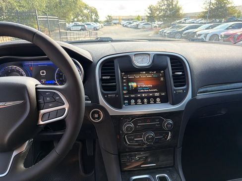 Used 2023 Chrysler 300 Touring L w/ Comfort Group RWD image 24