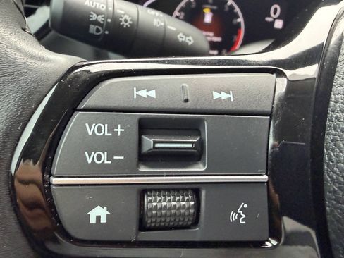 Used 2024 Honda Pilot EX-L image 11