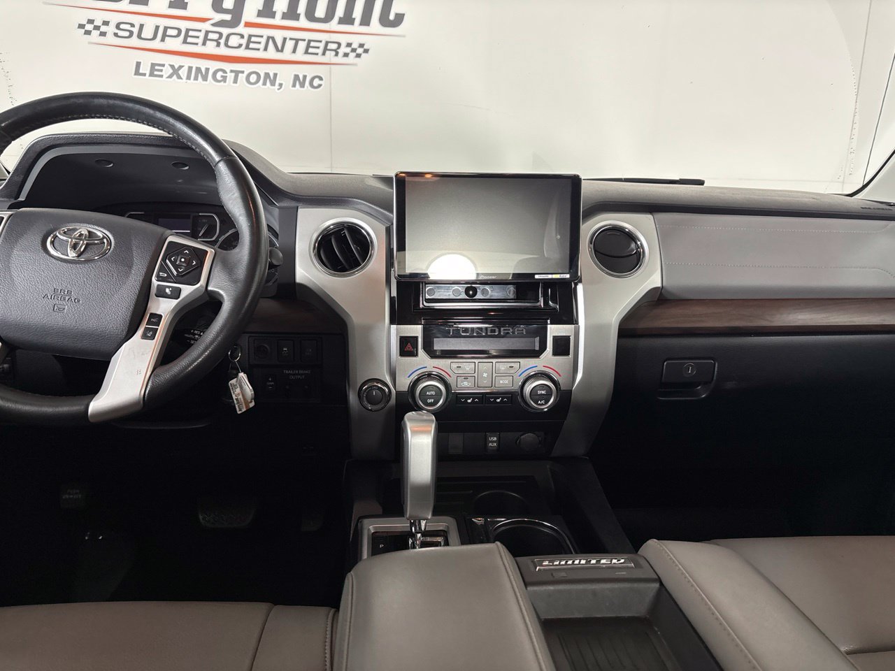 Used 2018 Toyota Tundra Limited AWD/4WD image 21