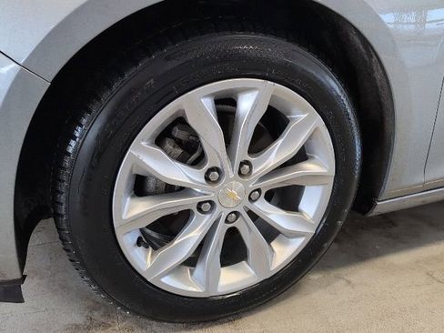 Used 2023 Chevrolet Malibu LT image 9