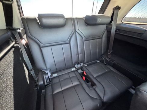 Used 2017 Land Rover Discovery HSE AWD/4WD image 20