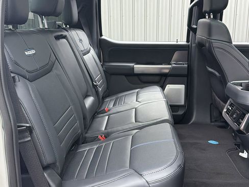 Used 2026 Ford F450 Platinum w/ FX4 Off-Road Package AWD/4WD image 43