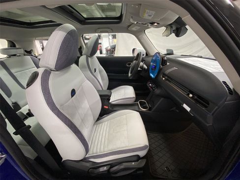 Certified 2025 MINI Cooper S image 30