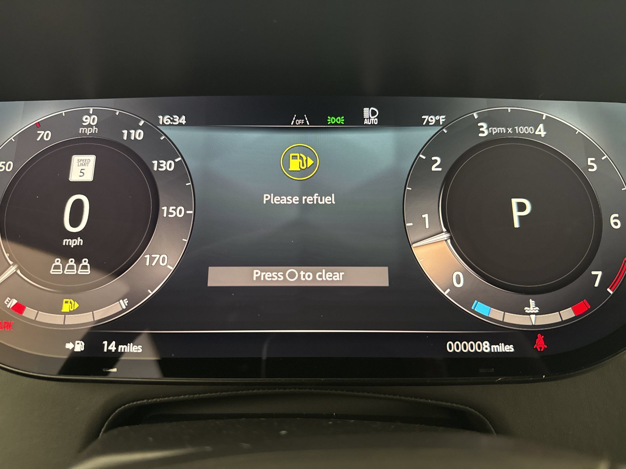 New 2026 Land Rover Range Rover Sport Dynamic SE AWD/4WD image 17