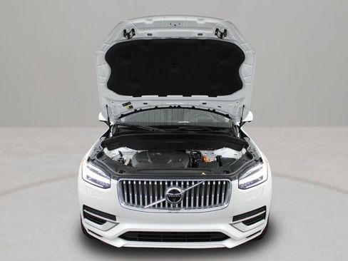 Certified 2025 Volvo XC90 T8 Ultra w/ Protection Package Premier image 43