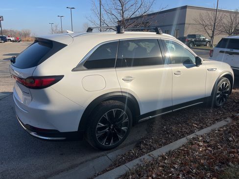 Used 2024 MAZDA CX-90 Plug-In Hybrid w/ Premium Pkg image 5