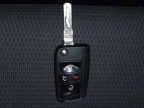 Used 2016 Volkswagen Golf S image 32