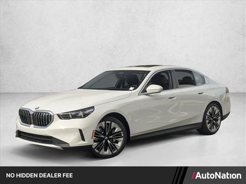Used 2026 BMW 530i xDrive AWD/4WD image 1