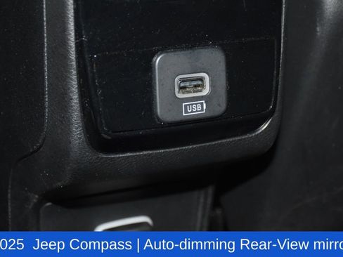Used 2025 Jeep Compass Trailhawk AWD/4WD image 25