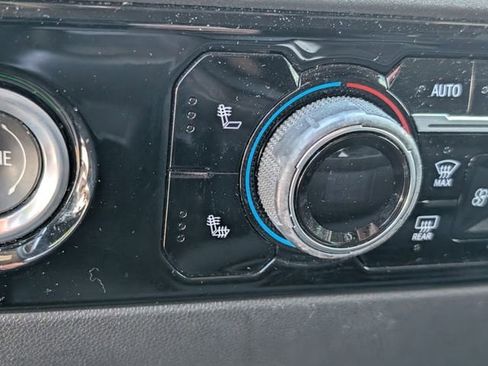 Used 2024 Chevrolet Silverado 1500 LT image 17