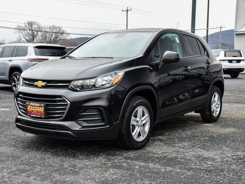 Used 2022 Chevrolet Trax LS w/ Tint and Cruise Package image 7