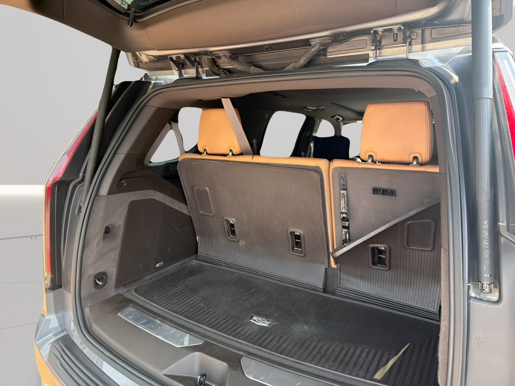 Used 2021 Cadillac Escalade Premium Luxury AWD/4WD image 46