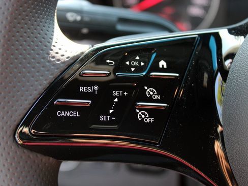 Used 2025 Mercedes-Benz Sprinter 2500 image 14