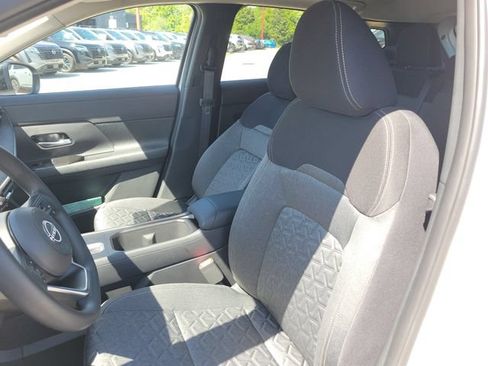 New 2026 Nissan Kicks SV w/ SV Premium Package FWD image 19