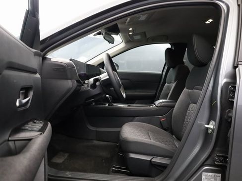 Certified 2025 Nissan Kicks SV image 11