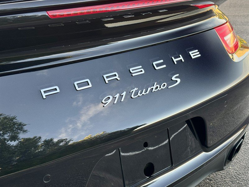 Used 2015 Porsche 911 Turbo S w/ High-end Infotainment Package AWD/4WD image 17