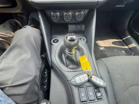 Certified 2025 Nissan Z Performance w/ Floor Mat Package RWD image 20