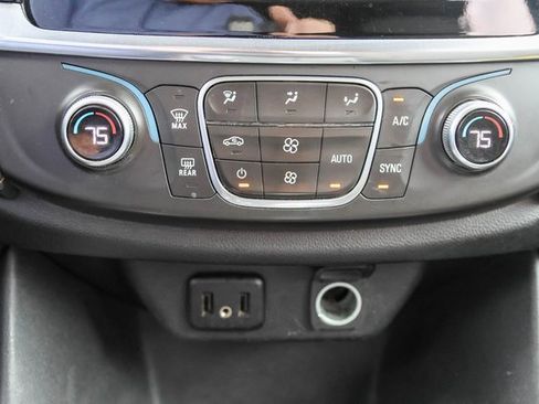 Used 2018 Chevrolet Traverse LT w/ LPO, Cargo Package image 23