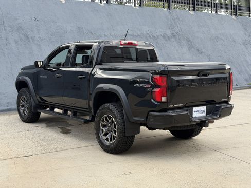 Used 2026 Chevrolet Colorado ZR2 w/ Technology Package AWD/4WD image 5
