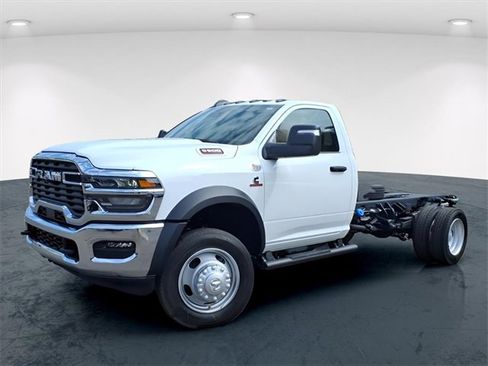 New 2026 RAM 5500 Tradesman w/ Chrome Appearance Group image 2