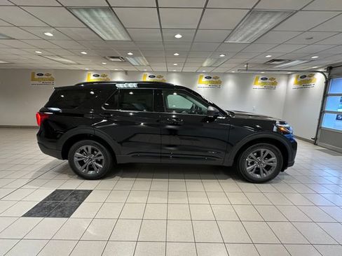 New 2026 Ford Explorer Active AWD/4WD image 3