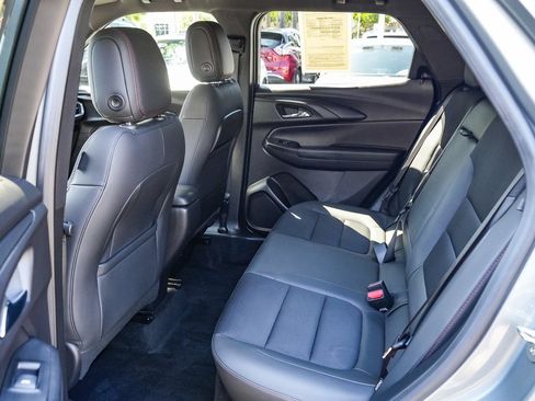 Used 2023 Chevrolet TrailBlazer RS FWD image 16