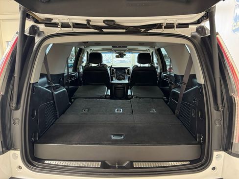 Used 2017 Cadillac Escalade Premium Luxury image 56