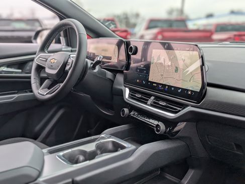 New 2026 Chevrolet Equinox EV LT image 33