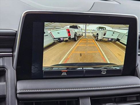 Used 2024 GMC Yukon XL SLT image 12