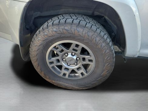 Used 2020 Toyota 4Runner Venture AWD/4WD image 20