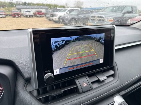 Used 2024 Toyota RAV4 LE AWD/4WD image 7
