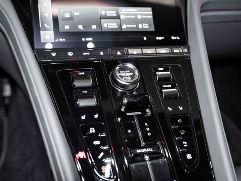 Used 2024 Aston Martin DB12 Coupe image 24