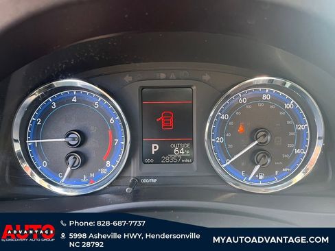 Used 2018 Toyota Corolla LE image 9