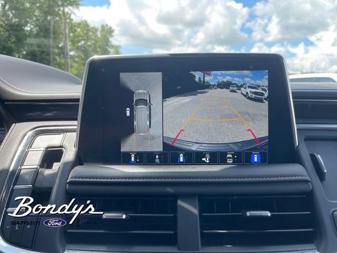 Used 2023 GMC Yukon AT4 w/ AT4 Premium Package AWD/4WD image 6