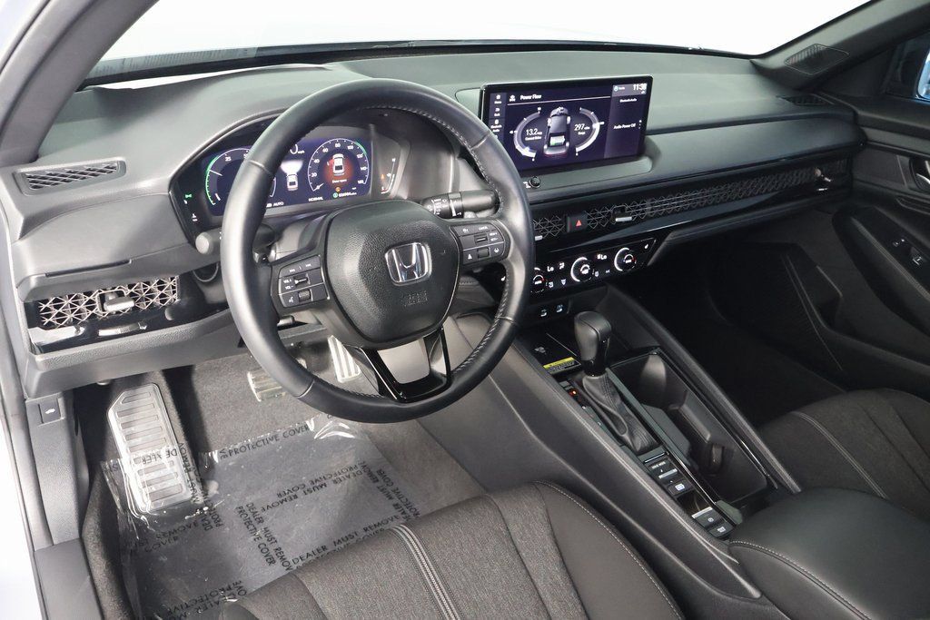 Used 2025 Honda Accord Sport image 7