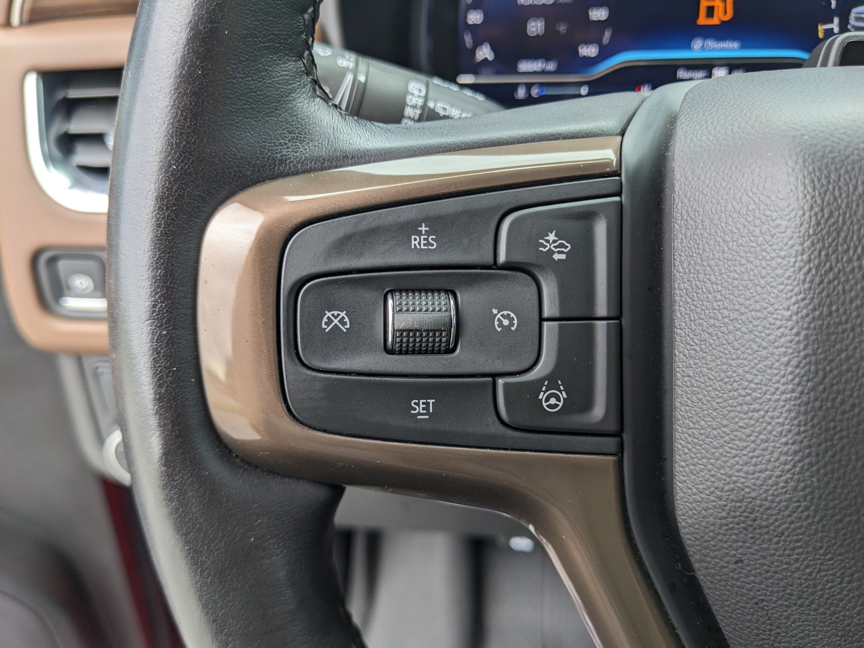 Used 2024 Chevrolet Tahoe High Country w/ Advanced Technology Package RWD image 30