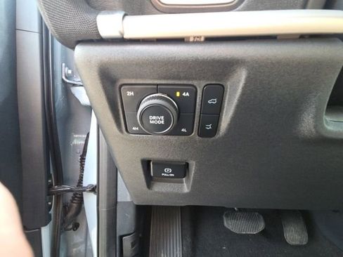 Certified 2025 Ford Expedition Active image 32