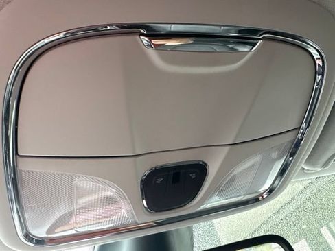 Used 2019 Jeep Cherokee Limited AWD/4WD image 17