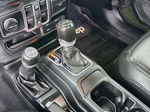 Used 2021 Jeep Wrangler Unlimited Sahara AWD/4WD image 20