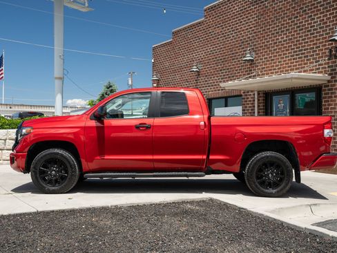 Used 2019 Toyota Tundra SR5 w/ SX Package AWD/4WD image 3