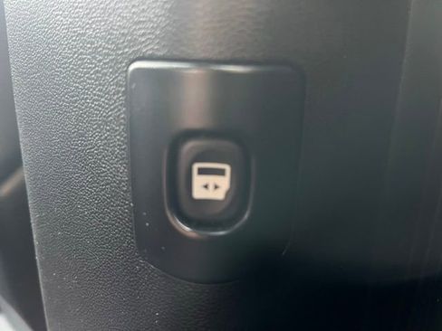 Used 2019 Dodge Grand Caravan GT image 25