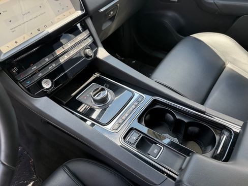 Used 2020 Jaguar F-PACE Premium AWD/4WD image 22