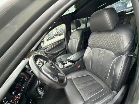 Used 2021 BMW M550i xDrive w/ Dynamic Handling Package AWD/4WD image 15