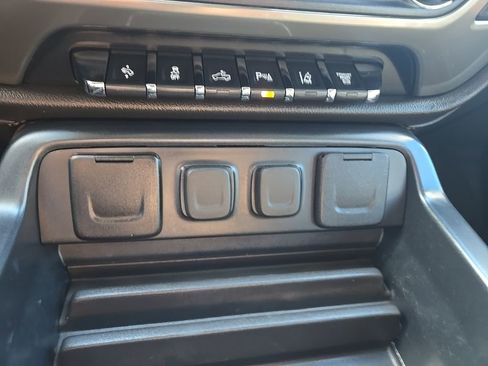 Used 2018 Chevrolet Silverado 2500 High Country w/ Duramax Plus Package image 19