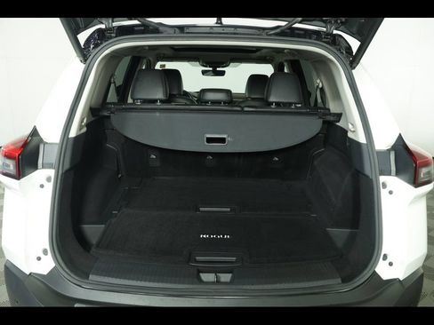 Used 2023 Nissan Rogue Platinum w/ Platinum Premium Package AWD/4WD image 15
